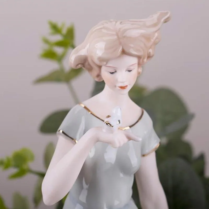 Europe Ceramic Beauty Figurine - Nutcracker Figurine reseña y precio